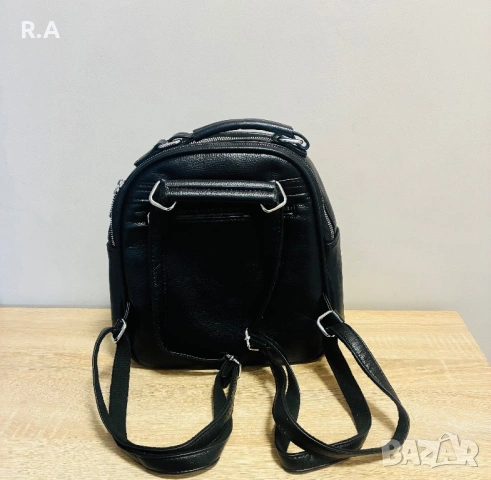 Черна кожена раница, снимка 2 - Раници - 54093477