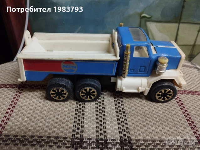 Ретро камион Pepsi.