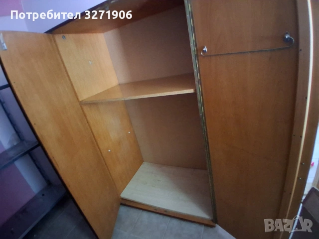 Трикрилен гардероб, снимка 4 - Гардероби - 55050272