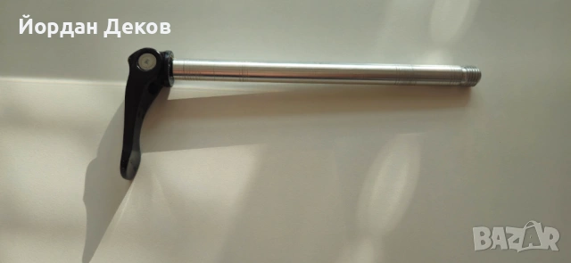 Продавам Ос задна Shimano 148 mm, снимка 2 - Части за велосипеди - 54901873