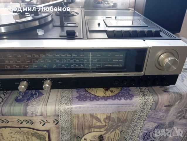 Ретро комбо Philips 984 Грамофон,радио,касетофон, снимка 2 - Грамофони - 54976700