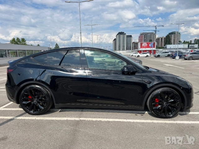 Tesla Y Performance , снимка 3 - Автомобили и джипове - 54779683