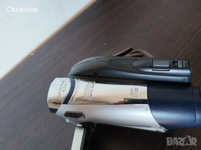 Цифровата видеокамера Canon DC310E Japan, снимка 12 - Камери - 54541638