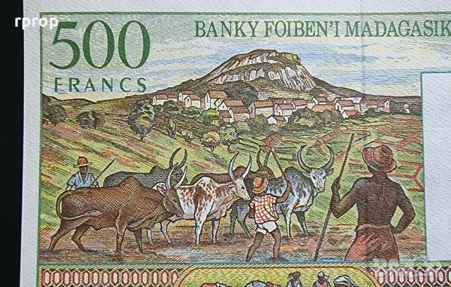 Мадагаскар.
500 франка.
1995 година.UNC., снимка 3 - Нумизматика и бонистика - 47608312