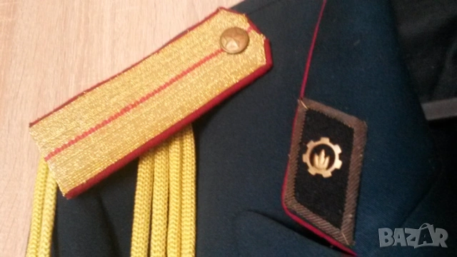 Стара военна униформа, куртка, с още 2 пагона и 1 ръкавица, снимка 8 - Антикварни и старинни предмети - 54193428