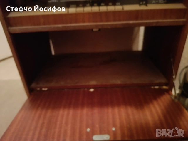 Радио шкаф - Акорд , снимка 3 - Антикварни и старинни предмети - 55010764