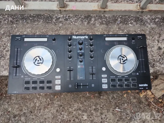 DJ mixser Numark Pro 3 конзола.Перфектна, снимка 3 - Ресийвъри, усилватели, смесителни пултове - 55618448