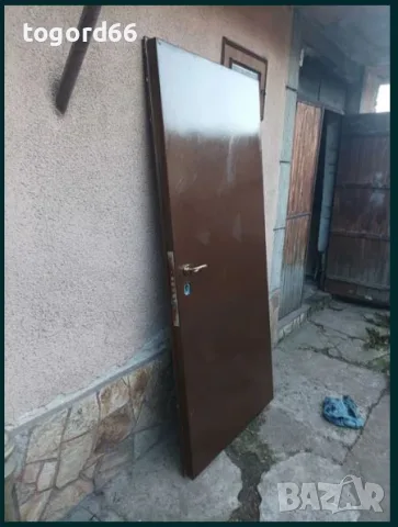 Метална врата здрава