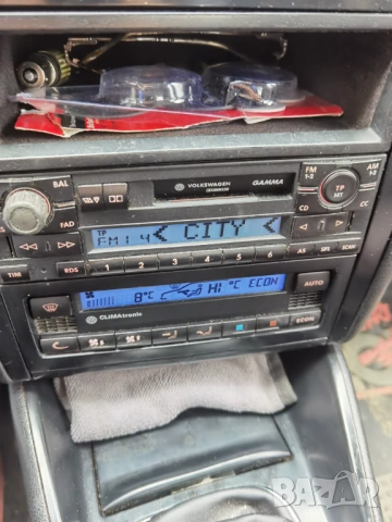 Касетофон голф4 с код, снимка 2 - Радиокасетофони, транзистори - 54014149