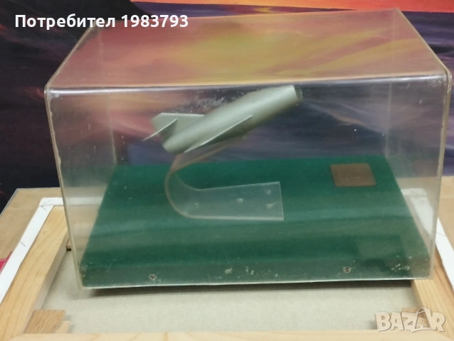 Макет на самолет награден на капитан 1 ранг Кирил Халачев командир на ВМФ през 1947г., снимка 2 - Антикварни и старинни предмети - 54147254