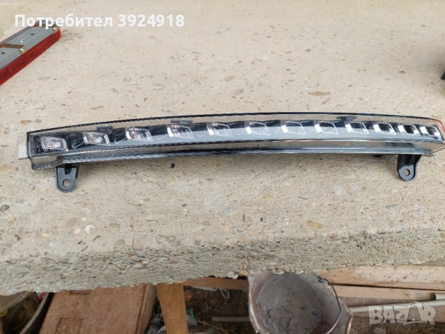 LED светлина + мигач Q7 десен 