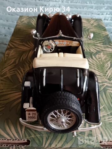 Burago Mercedes Benz 500 K Roadster , снимка 2 - Колекции - 55261236