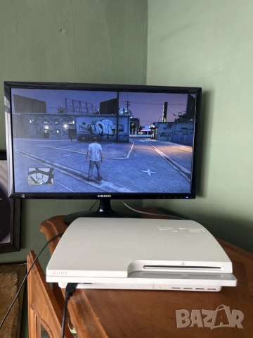 Бяла Playstaion 3 с хак и много игри GTA 5 