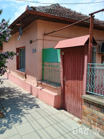 Продава,заменя къща в Д.Митрополия за жилище в Плевен , снимка 5 - Къщи - 54277590