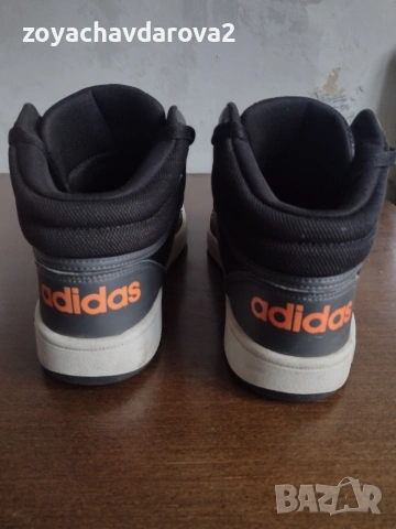 ДАМСКИ КОЖЕНИ КЕЦОВЕ  ADIDAS РАЗМЕР 39 И ½, снимка 2 - Кецове - 54575909