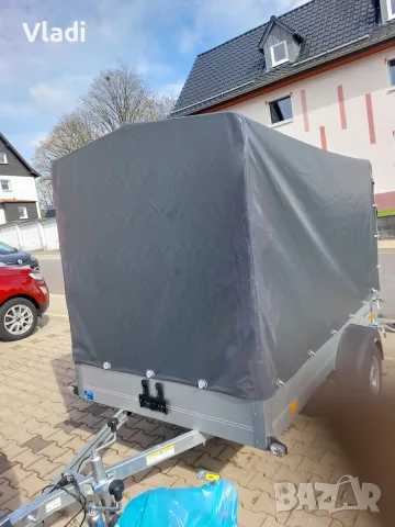 Продавам оригинално немско туристическо ремарке Humbaur,