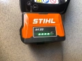 Нова батерия и зарядно STIHL, снимка 3