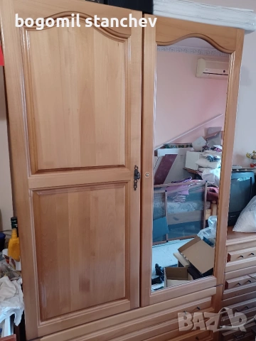 Гардероб масив дъб с огледало и чекмеджета , снимка 3 - Гардероби - 55132129