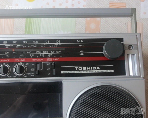 TOSHIBA RT-70S радио-касетофон, снимка 8 - Радиокасетофони, транзистори - 54726549