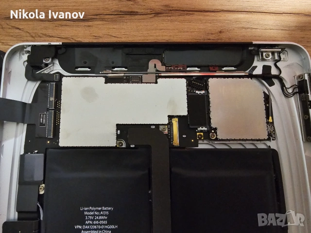 Apple iPad 1st Gen (A1337 EMC 2328) 64GB + 3G – За части / Подута батерия, снимка 11 - Резервни части за телефони - 54568388