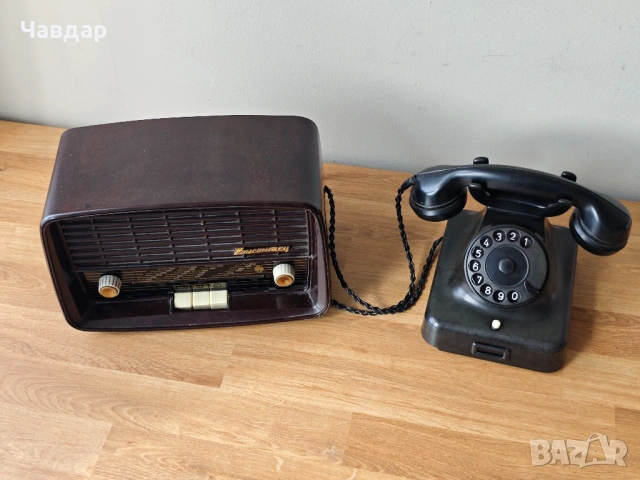 Ретро радио Комсомолец и ретро телефон от бакелит, снимка 2 - Антикварни и старинни предмети - 54062123