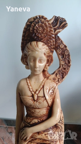 Статуетка от остров Бали на танцьорка в традиционни одежди. , снимка 4 - Статуетки - 53989710