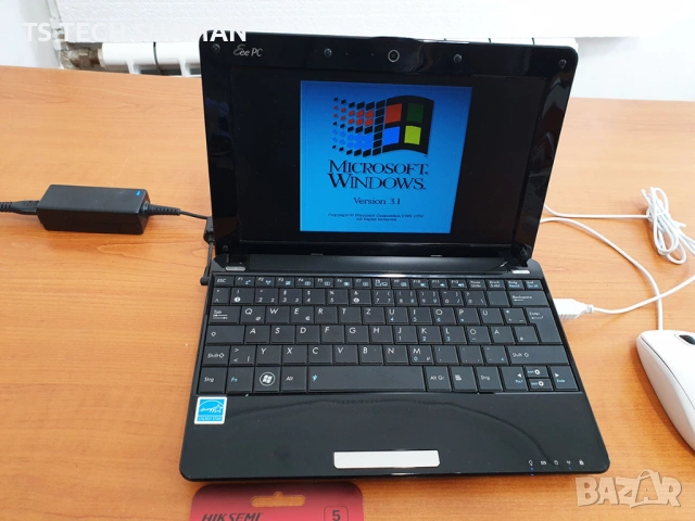 ⭐Продавам уникален лаптоп с ретро Windows 3.1! (release 1992 година)⭐