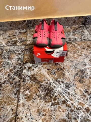 Сандали NIKE.Номер 23,5.