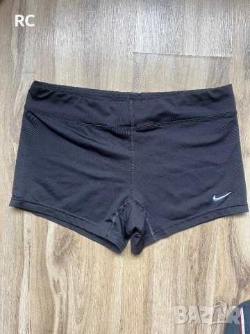 Дамски спортни къси панталони Nike