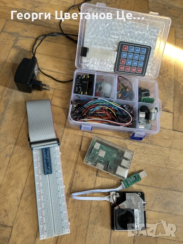 Raspberry Pi 3 Model B+ + Freenove Ultimate Starter Kit + nova PM sensor SDS011