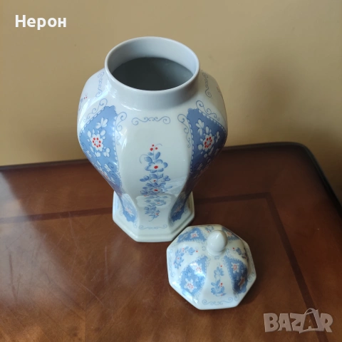 Порцеланова ваза, снимка 2 - Аксесоари за кухня - 55151241