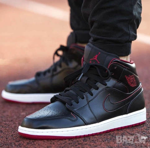 кецове / маратонки  Nike Air Jordan 1 Mid  номер 43 ,5-44, снимка 5 - Маратонки - 54744436