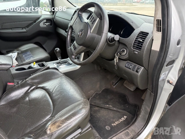 На части Nissan Navara 3.0 dci автоматик 2012 , снимка 11 - Автомобили и джипове - 54537095
