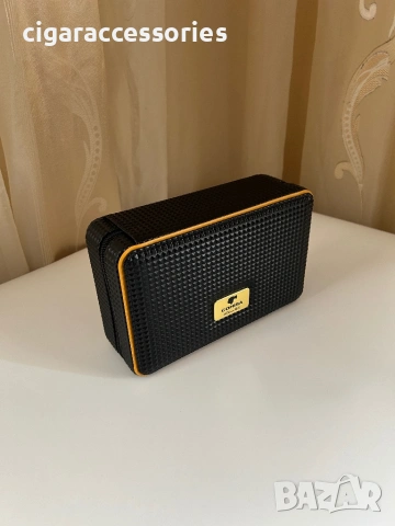 Cohiba преносим кожен хумидор за 4 пури с дигитален хигрометър, снимка 4 - Табакери - 54616075