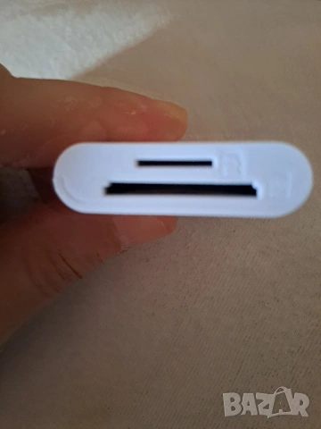 Продавам четец за карти, 2в1,SD/TF,за Iphone/IPad съвместим с системи Apple бял , снимка 2 - Apple iPhone - 54971675