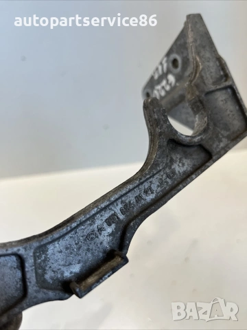 Конзола стойка за Mercedes W212 2.2 CDI (2012) A6510940127, снимка 2 - Части - 55261454