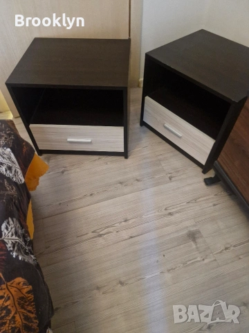 Продават се 2 броя нощни шкафчета
