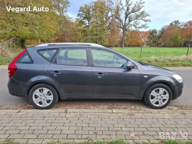 На Части Kia Ceed 1.6crdi 90к.с. Facelift 2011г. комби / SW, снимка 6 - Автомобили и джипове - 54863404