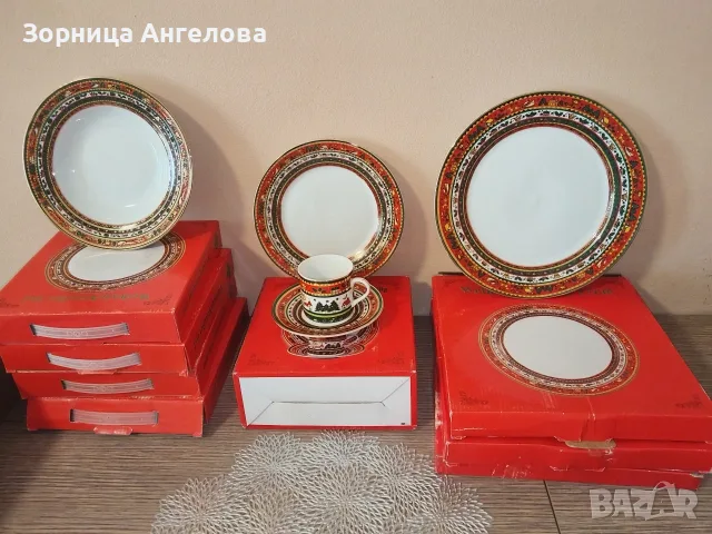 Неизползван Немски Коледен Порцеланов Комплект (8 части) – в оригинални кутии.