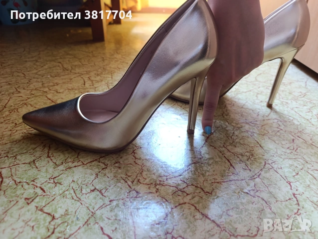 КОМПЛЕКТ ЗЛАТНИ ОБУВКИ+ЧАНТА, снимка 4 - Дамски ежедневни обувки - 54900558