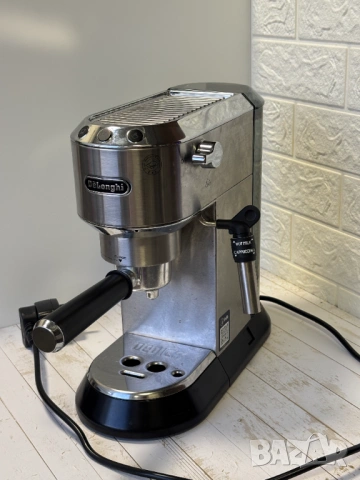 Кафемашина Delonghi Dedica EC685.M