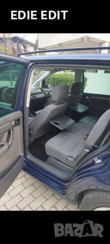 VW Touran 2.0 TDI 7 МЕСТЕН перфектно състояние обслужен , снимка 9 - Автомобили и джипове - 54514112