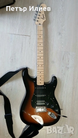 Продавам китара Stratocaster Squier + усилвател Fender, distortion педал и аксесоари