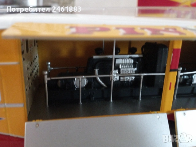 Mодел 1/43 от серия цирк "Pinder" метален колекционерски камион. Нов, снимка 6 - Колекции - 49271295
