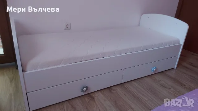 Детско легло с две чекмеджета