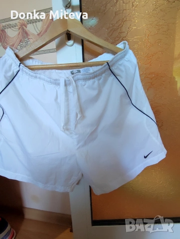 къси панталони Nike номер XL обичани веднъж 