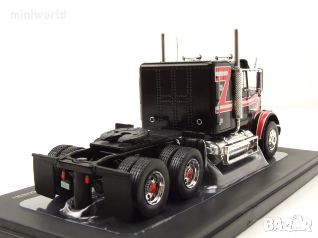Freightliner FLC 120 64 T влекач 1977 - мащаб 1:43 на IXO Models моделът е нов в PVC дисплей-кейс, снимка 2 - Колекции - 54701060