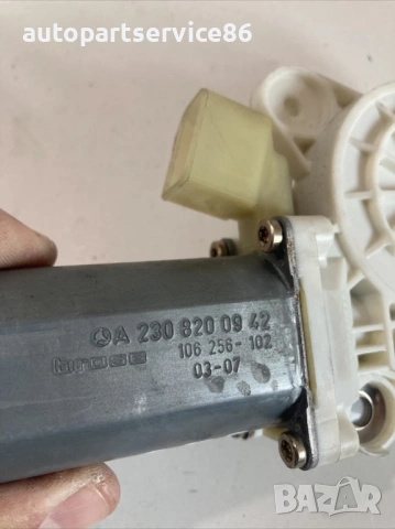 Мотор за прозорец за предна дясна врата за Mercedes Clk W209 (2005) 0130821920, снимка 3 - Части - 53983770
