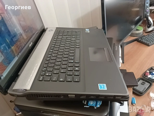 Лаптоп Asus N71V / 17,3", снимка 5 - Лаптопи за дома - 54664795