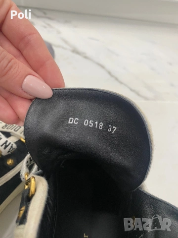 Оригинални обувки Alexander McQueen , снимка 3 - Дамски ежедневни обувки - 54497401